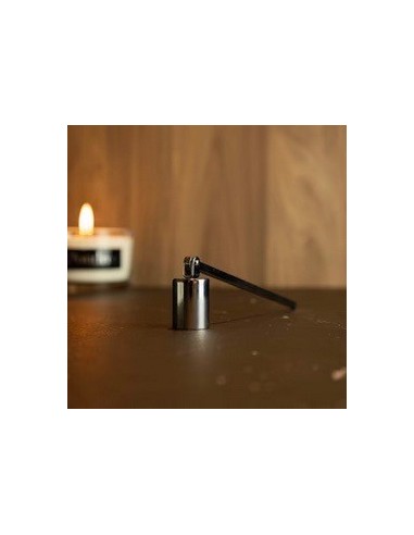 Eteignoir pour bougie de la marque Poudrée Paris