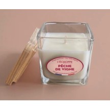 Bougie naturelle parfumée carrée 85g Pêche de vigne