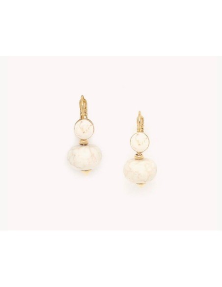 Boucles d'oreilles PEBBLES dormeuses howlite blanche de la marque Nature Bijoux