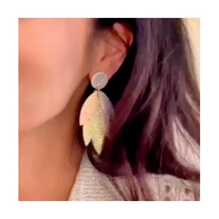 Boucles d'oreilles en cuir Amazon rose argent holographique de la marque Pepita del Sol