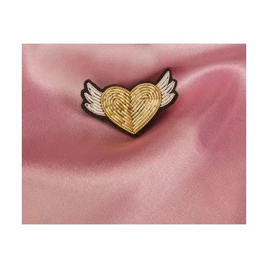 Broche Coeur ailé doré fait main broderie cannetille