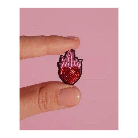 Broche Coeur Enflammé fait main broderie cannetille