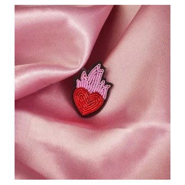 Broche Coeur Enflammé fait main broderie cannetille