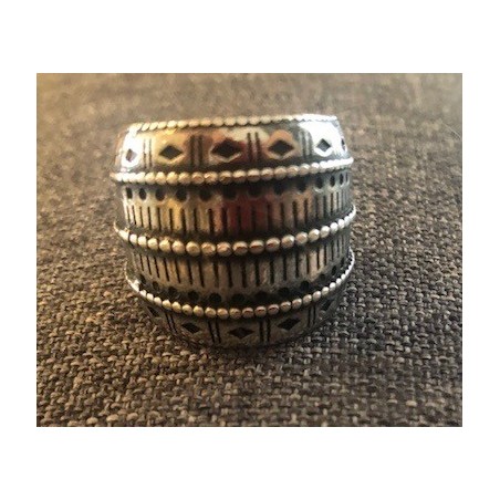 Bague Large argentée tendance éthnique ajustable