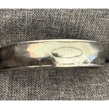 Jonc large Martelé argenté de la marque Shabada
