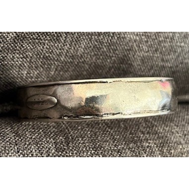 Jonc large Martelé argenté de la marque Shabada